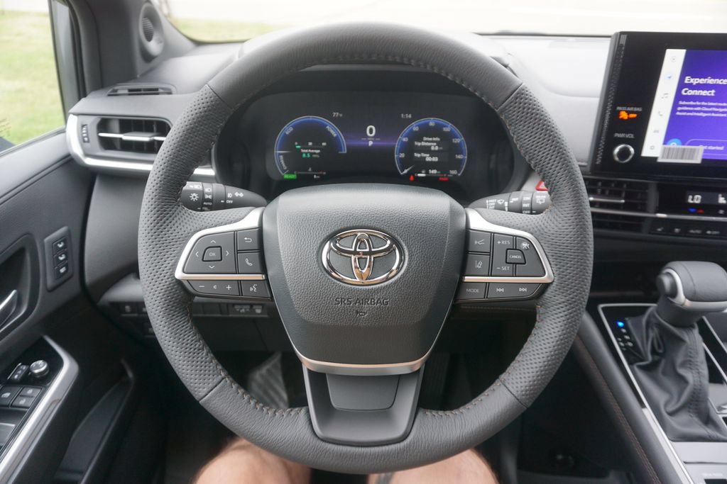 New 2026 Toyota Sienna Limited FWD image 3