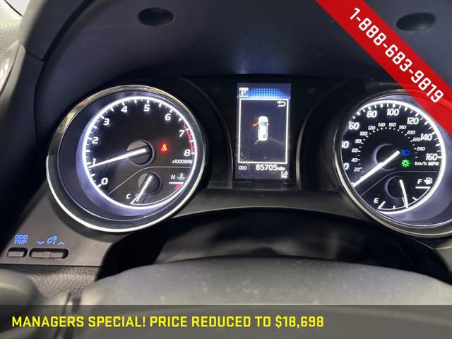 Used 2020 Toyota Camry SE image 2