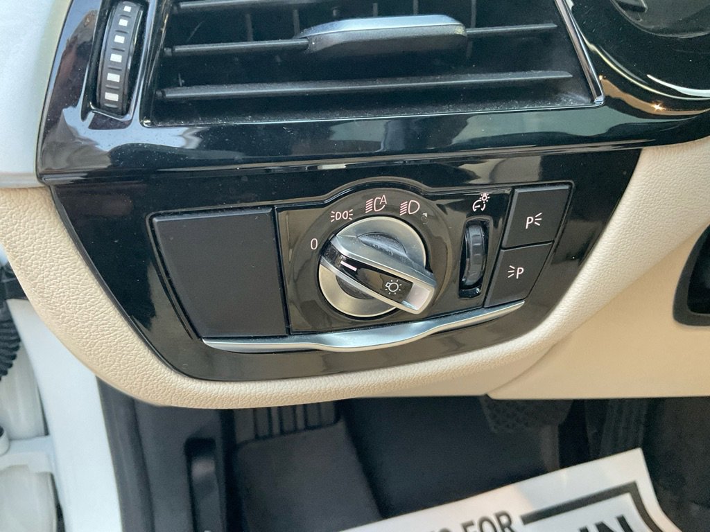 Used 2019 BMW 530i w/ Convenience Package image 41