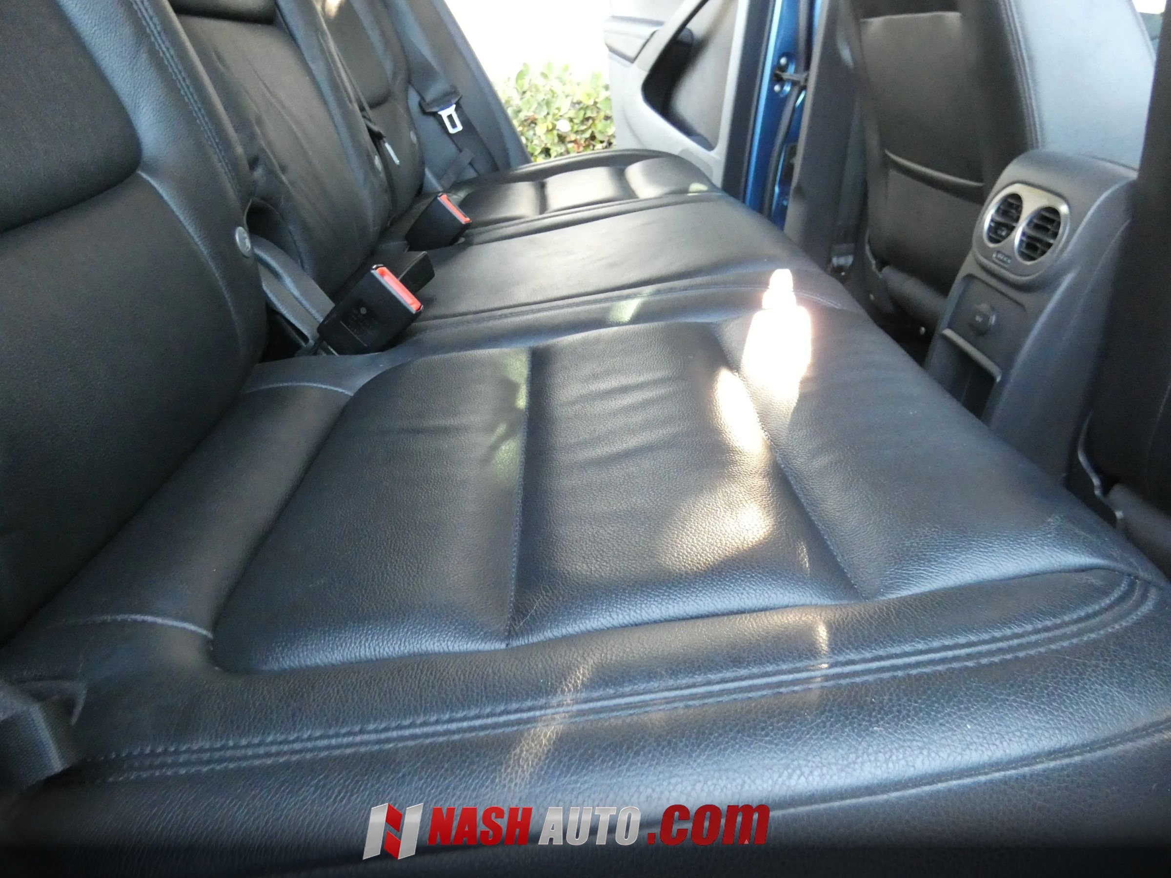 Used 2017 Volkswagen Tiguan SEL FWD image 38