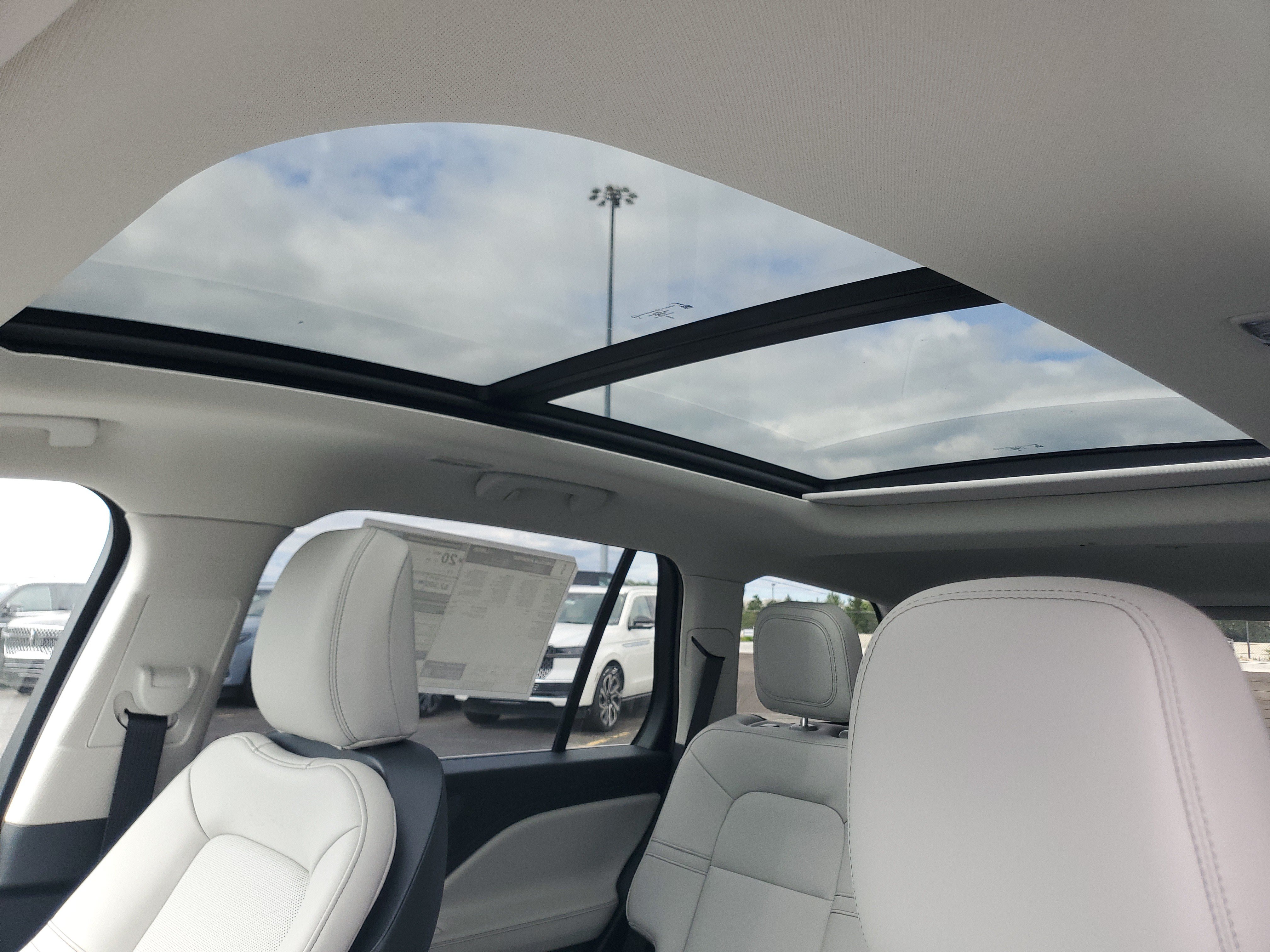 New 2027 Lincoln Aviator AWD image 10