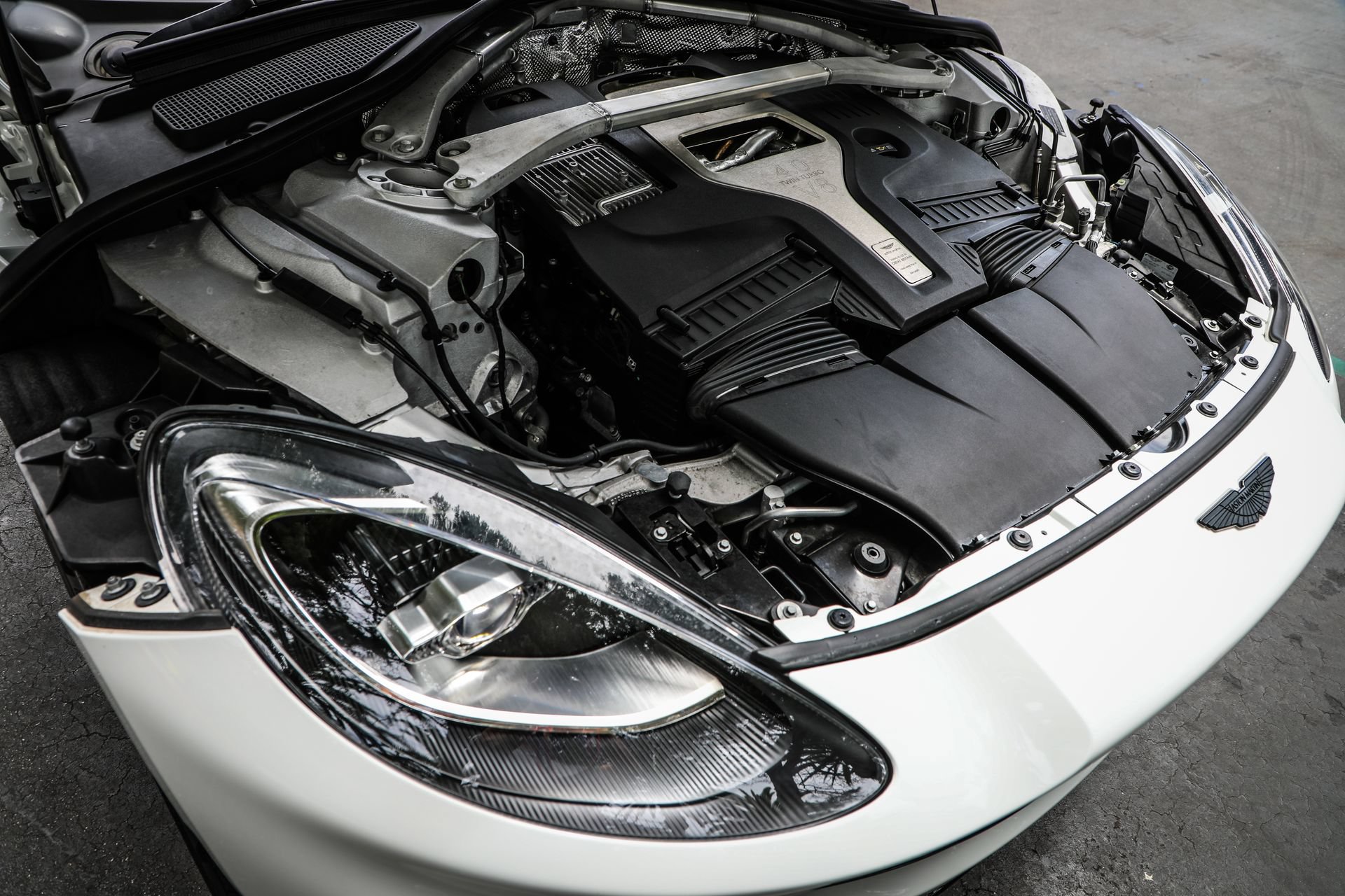 Used 2022 Aston Martin DBX AWD/4WD image 12