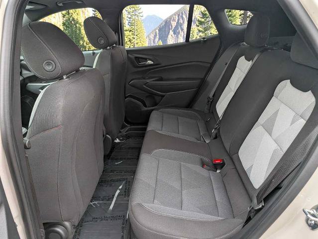 Used 2026 Chevrolet Trax RS w/ Sunroof Package FWD image 17