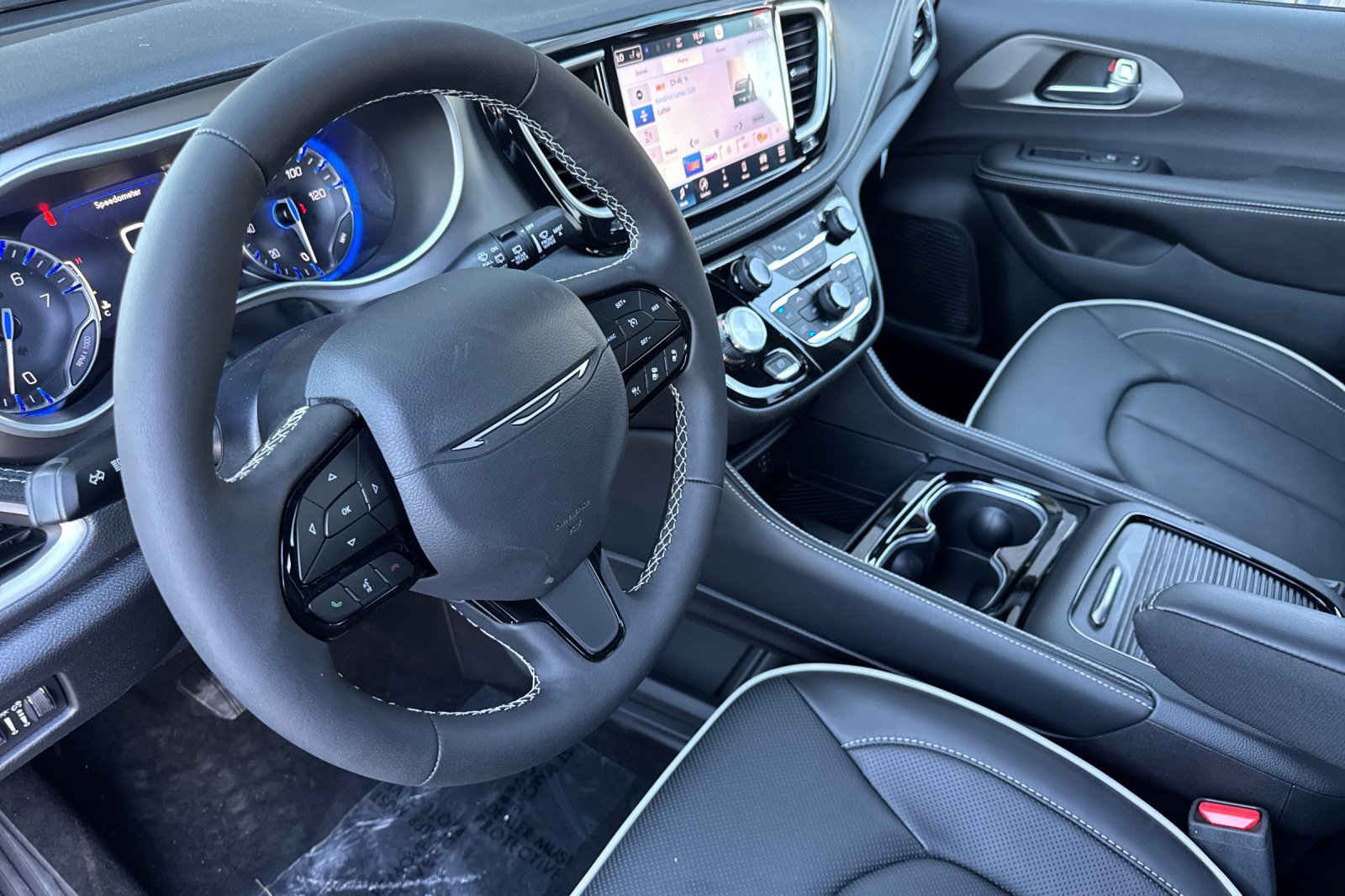 New 2027 Chrysler Pacifica Limited AWD/4WD image 9