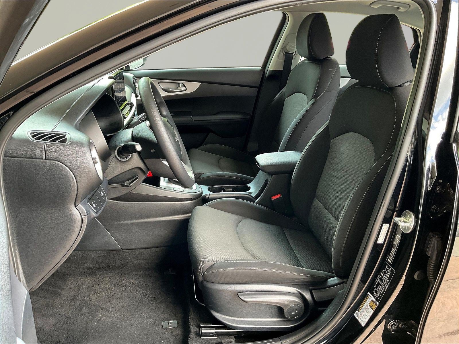 Used 2022 Kia Forte LXS FWD image 19