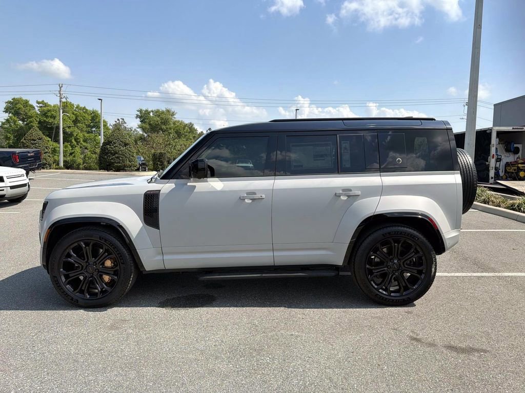 New 2026 Land Rover Defender 110 OCTA image 2