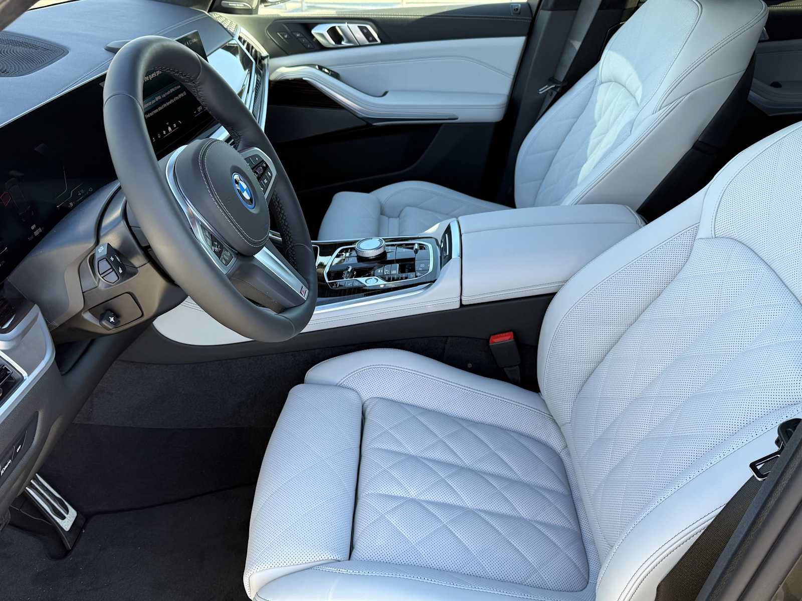 New 2026 BMW X5 xDrive50e w/ Executive Package AWD/4WD image 10