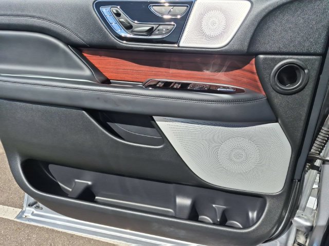 Used 2023 Lincoln Navigator Reserve AWD/4WD image 15