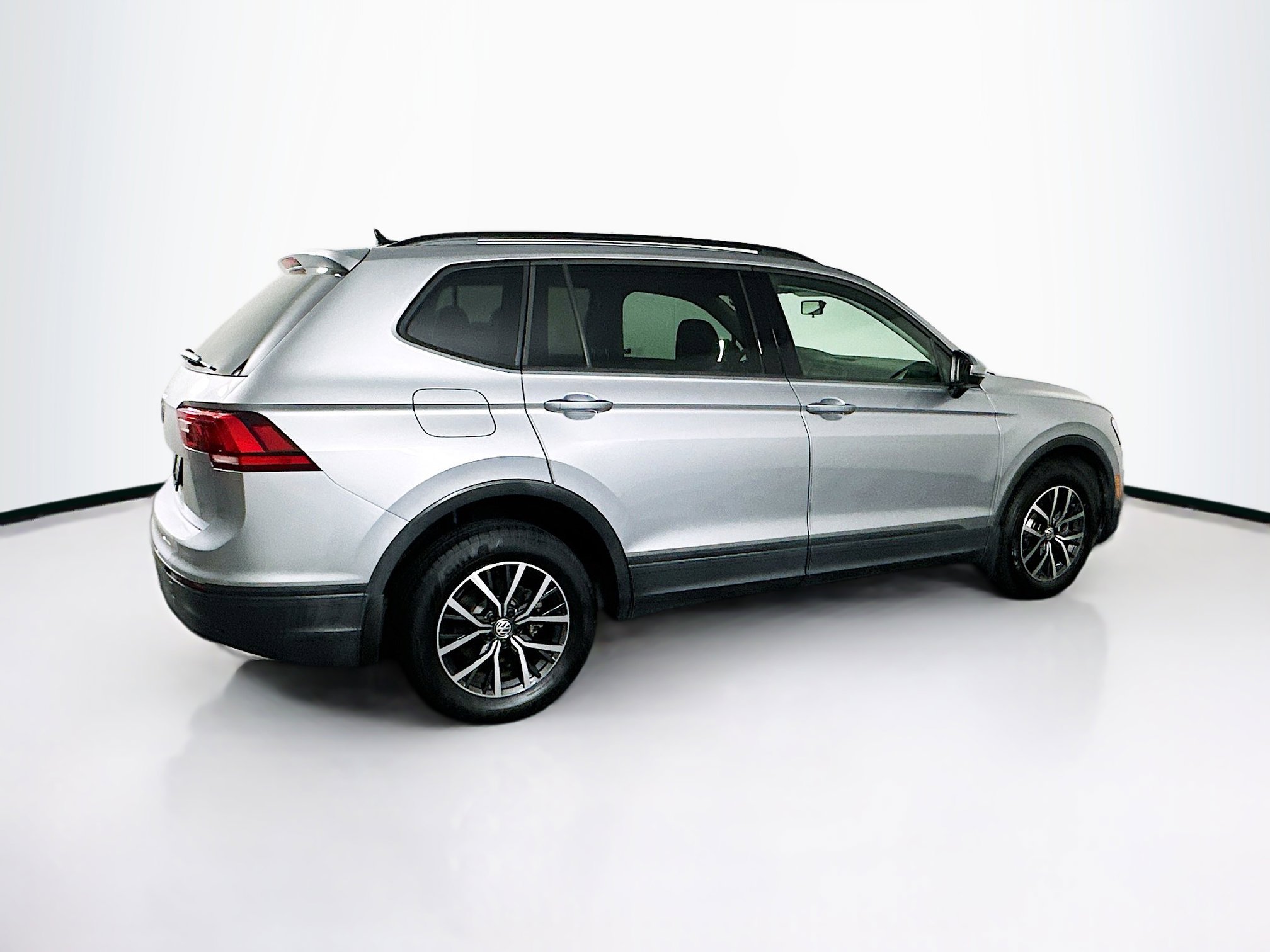 Used 2021 Volkswagen Tiguan S FWD image 10