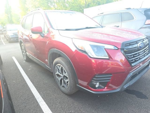 Used 2024 Subaru Forester Premium AWD/4WD image 3