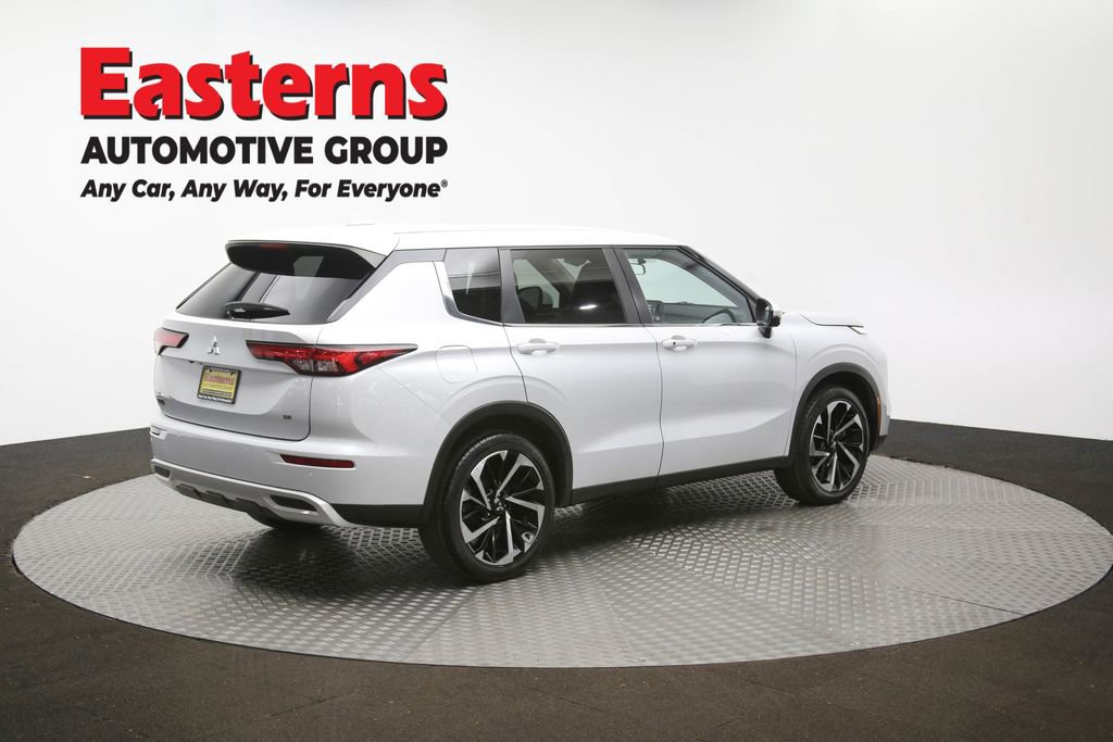 Used 2024 Mitsubishi Outlander SE image 42