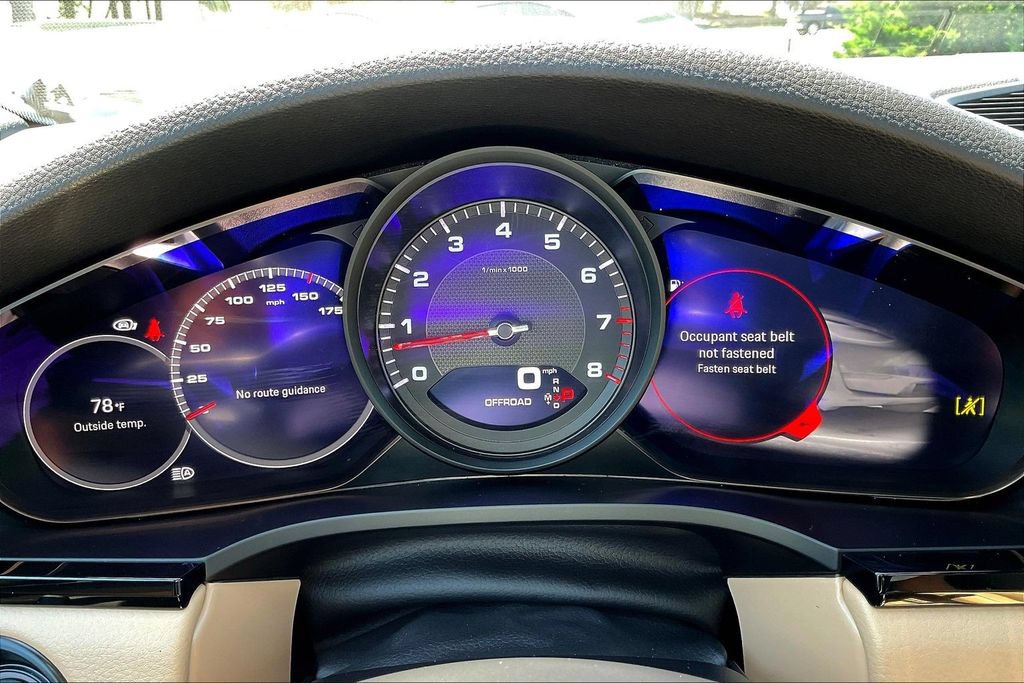 Used 2022 Porsche Cayenne AWD/4WD image 13