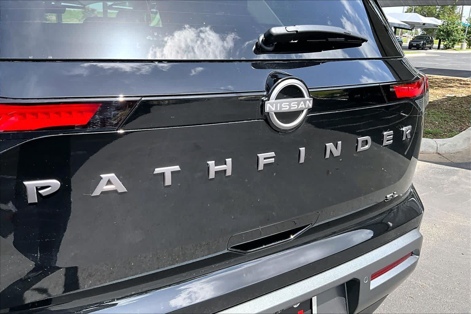 New 2026 Nissan Pathfinder SL FWD image 15