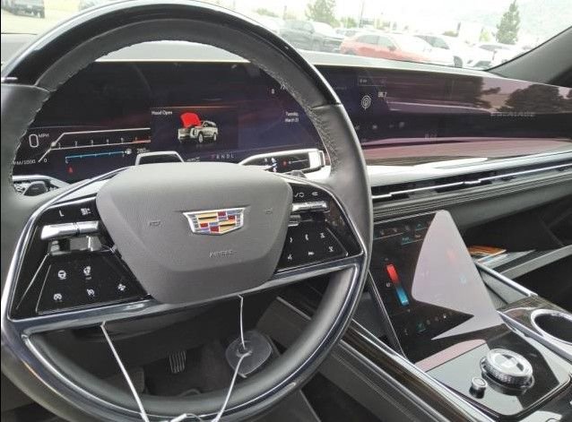 Used 2025 Cadillac Escalade Premium Luxury image 11