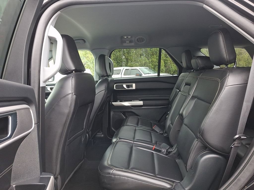 Used 2021 Ford Explorer XLT w/ Equipment Group 202A image 11