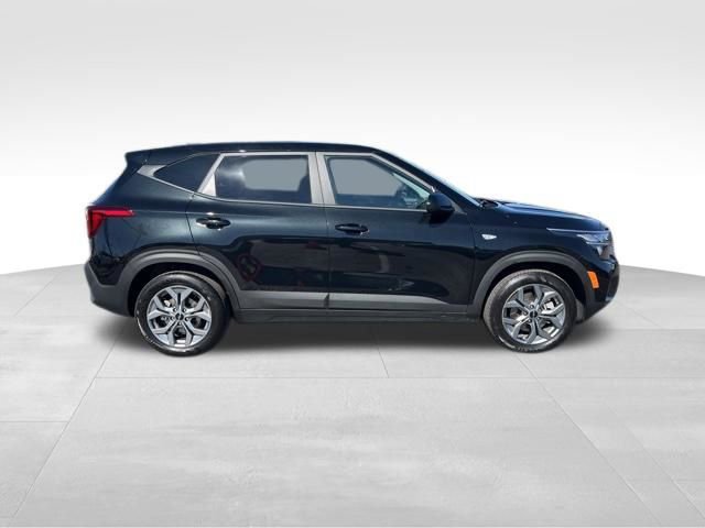 Certified 2024 Kia Seltos LX image 9