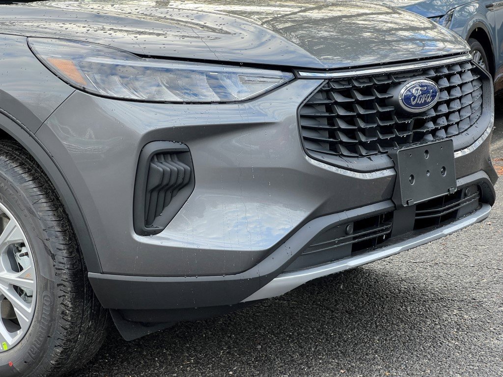 New 2026 Ford Escape Active w/ Active Premium Tech Pack AWD/4WD image 2