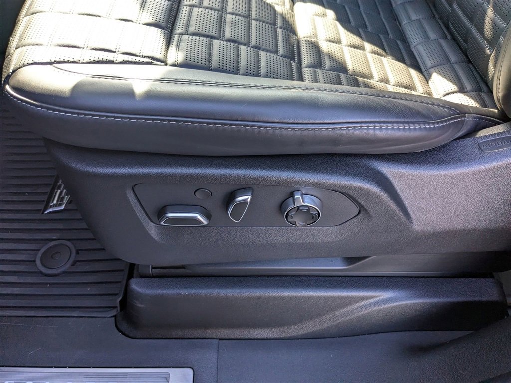 Certified 2025 Cadillac Escalade Premium Luxury Platinum image 14