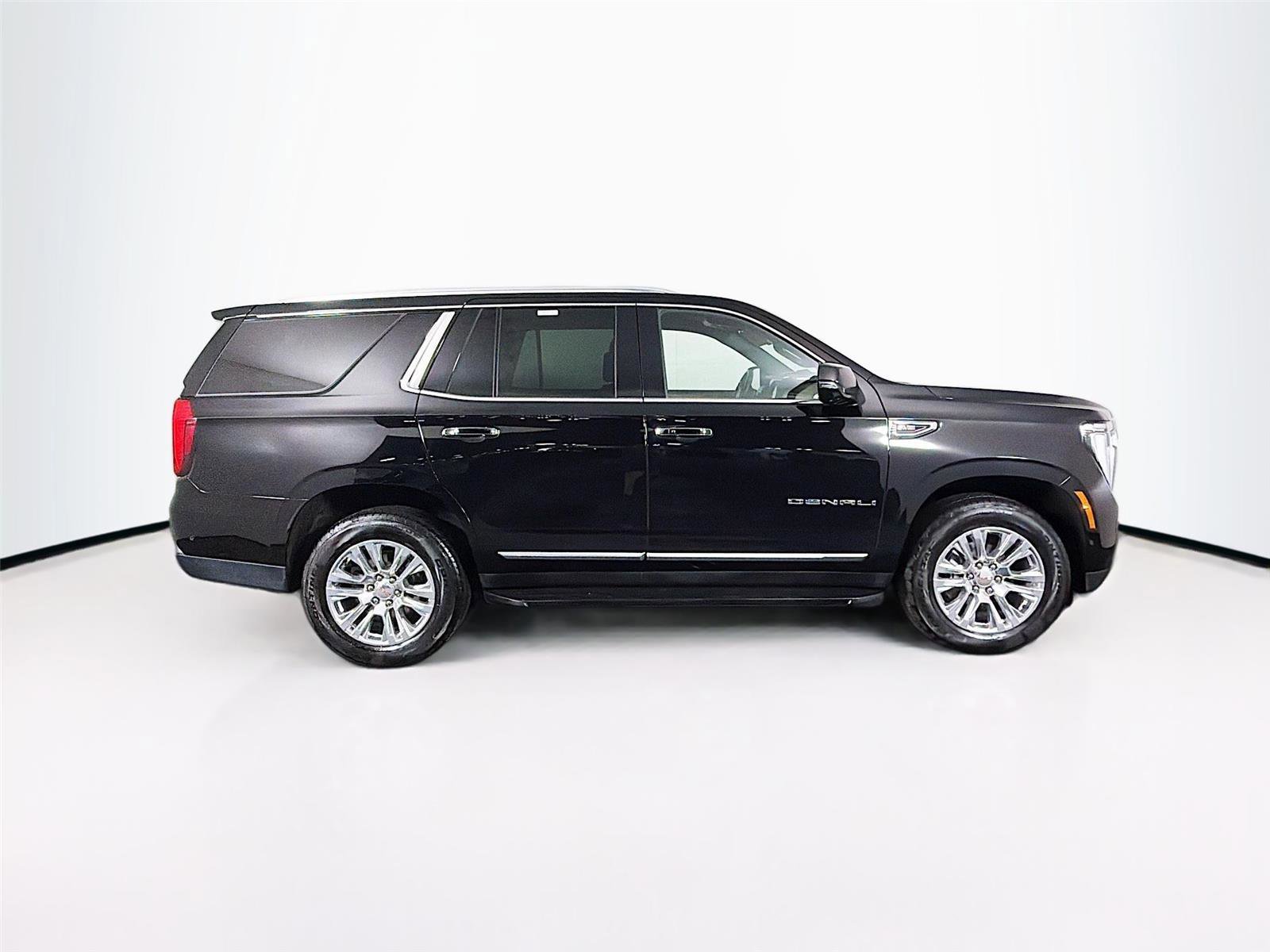 Used 2025 GMC Yukon Denali AWD/4WD image 8