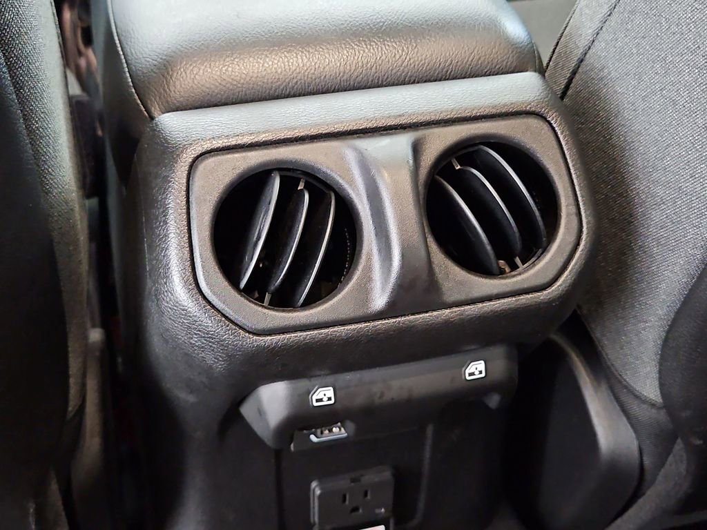 Used 2025 Jeep Wrangler Unlimited Rubicon image 26