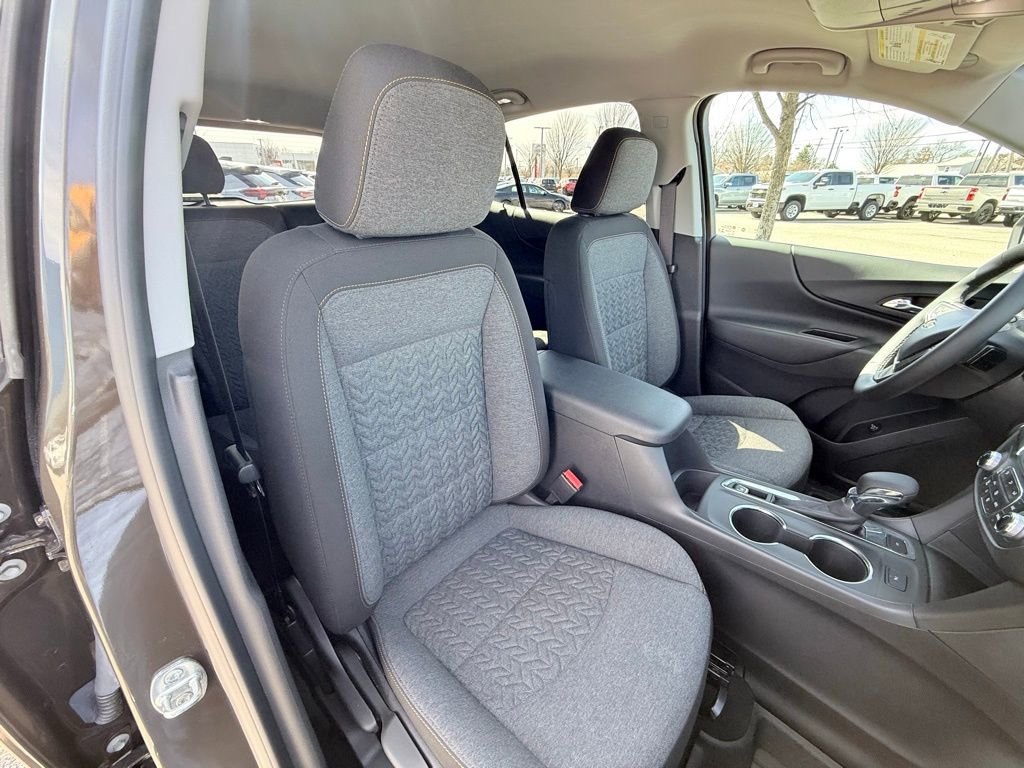 Used 2023 Chevrolet Equinox LT AWD/4WD image 24