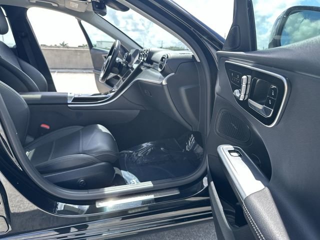 Used 2025 Mercedes-Benz C 300 Sedan image 29