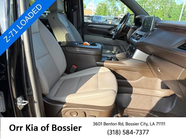Used 2024 Chevrolet Tahoe Z71 w/ Luxury Package AWD/4WD image 32