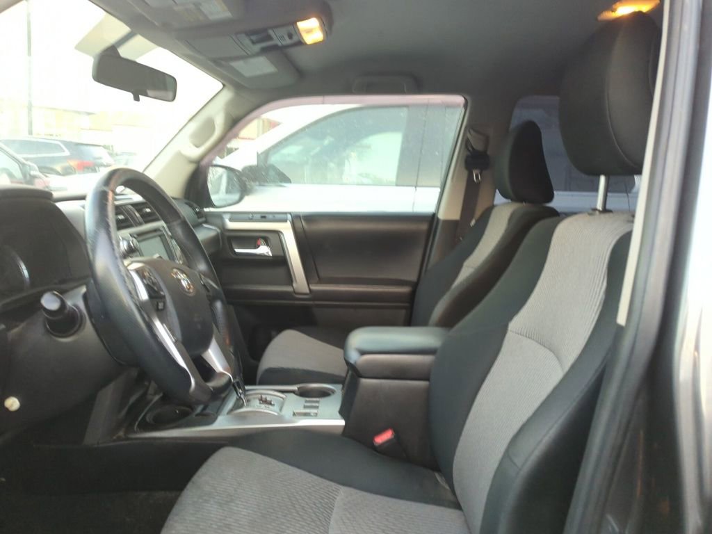 Used 2016 Toyota 4Runner SR5 image 6