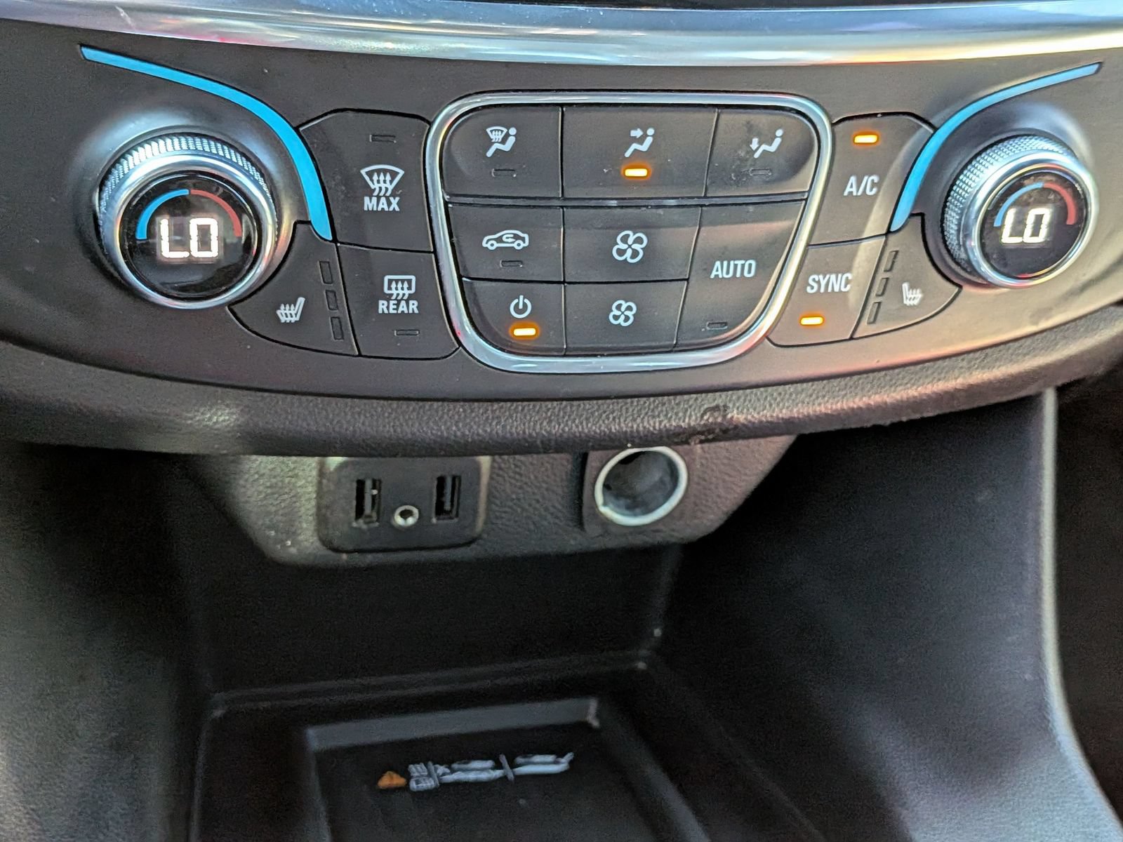 Used 2022 Chevrolet Traverse LT AWD/4WD image 24