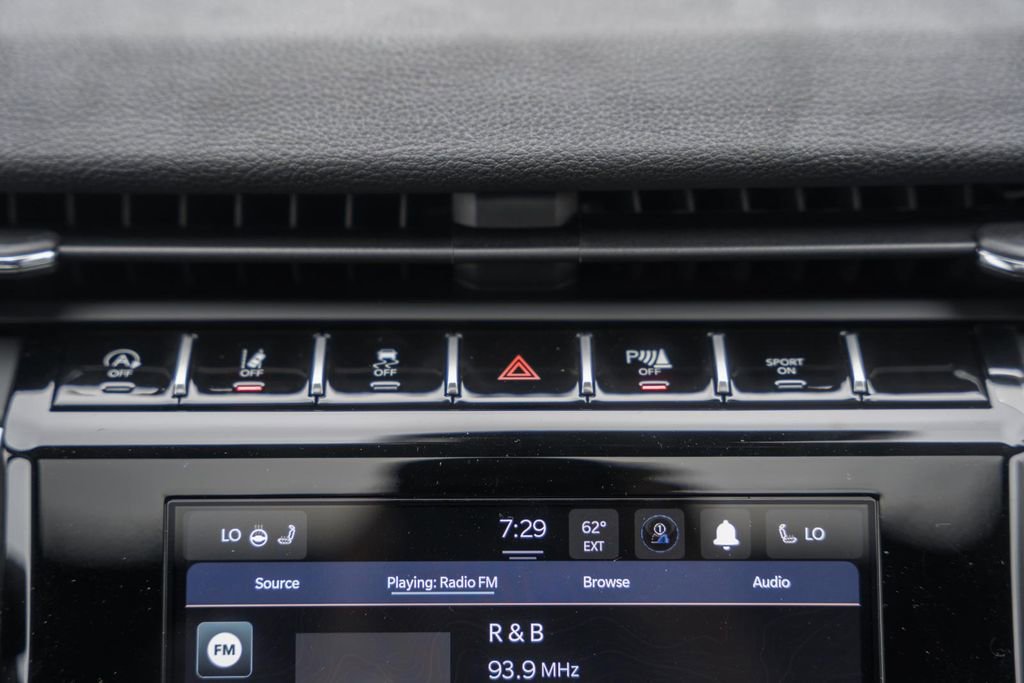 New 2025 Jeep Grand Cherokee Laredo X w/ Luxury Tech Group I image 21