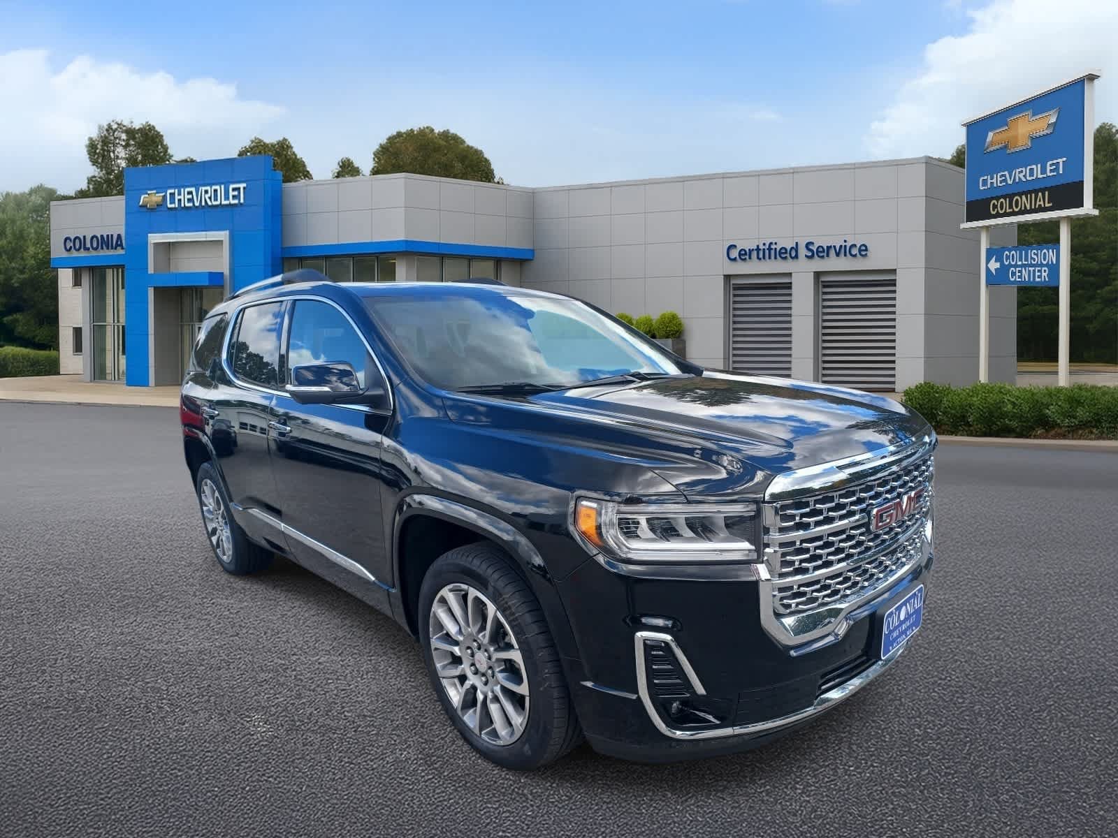 Used 2023 GMC Acadia Denali w/ Denali Technology Package AWD/4WD image 2