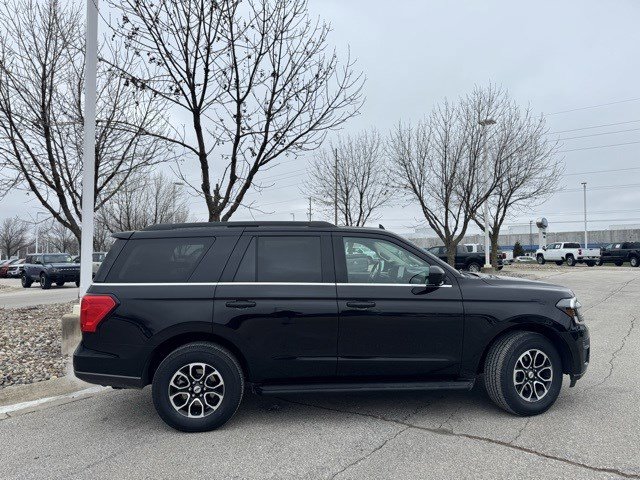 Certified 2024 Ford Expedition XLT image 10