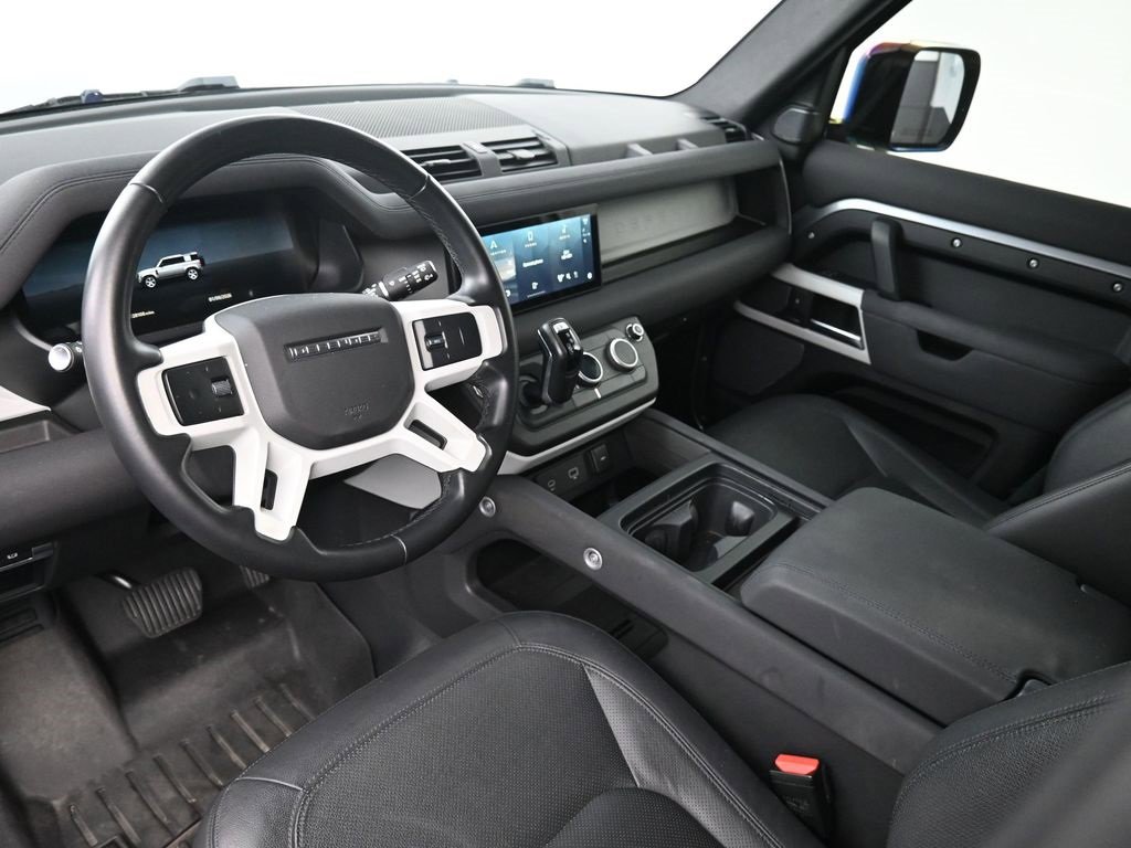 Used 2023 Land Rover Defender 110 S image 4
