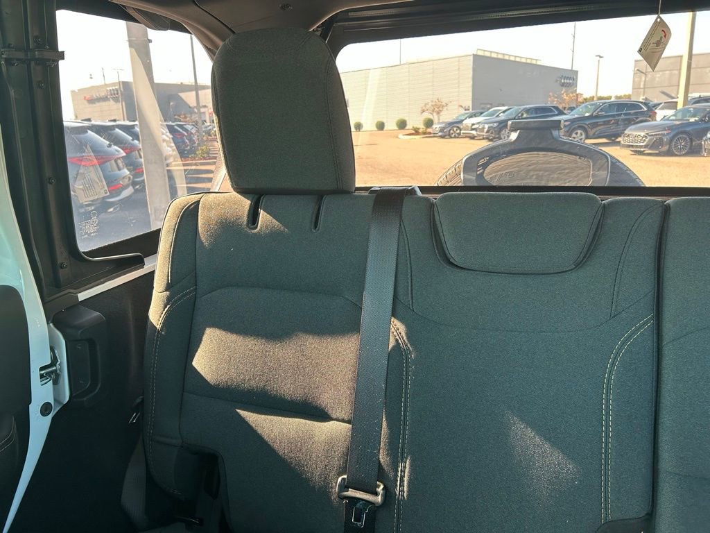 Used 2024 Jeep Wrangler Sahara image 12