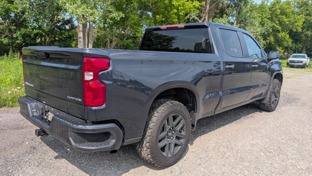 Used 2023 Chevrolet Silverado 1500 Custom AWD/4WD image 5