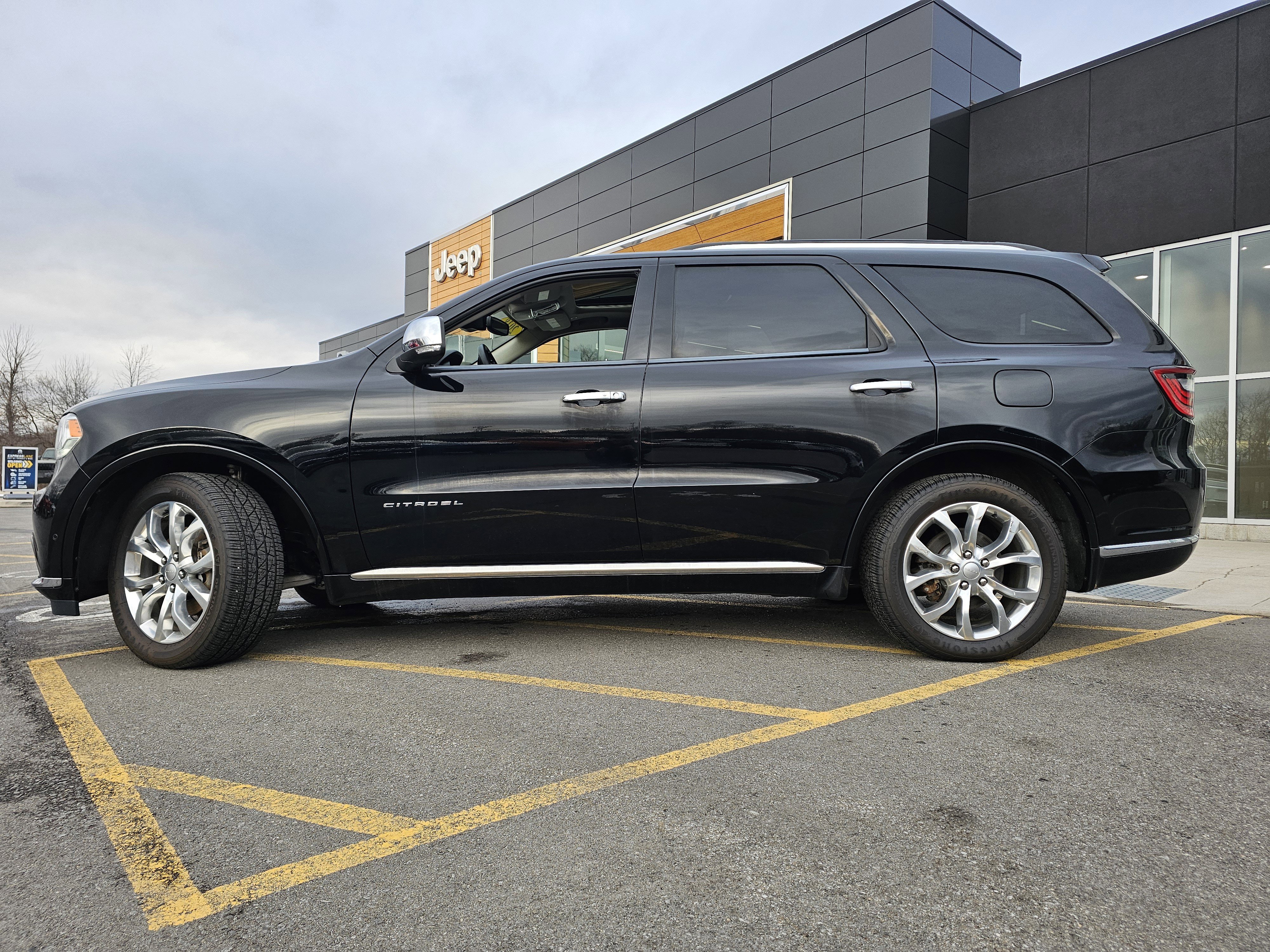 Used 2018 Dodge Durango Citadel w/ Technology Group image 8