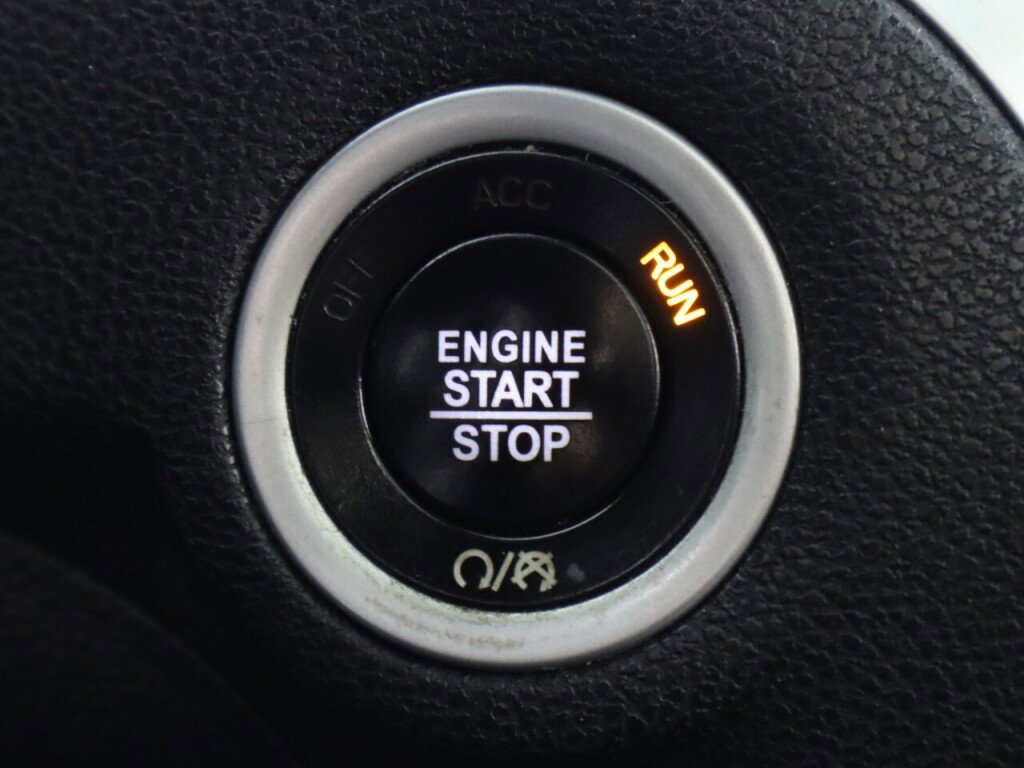 Used 2018 Chrysler 300 C w/ Safetytec Plus Group image 25