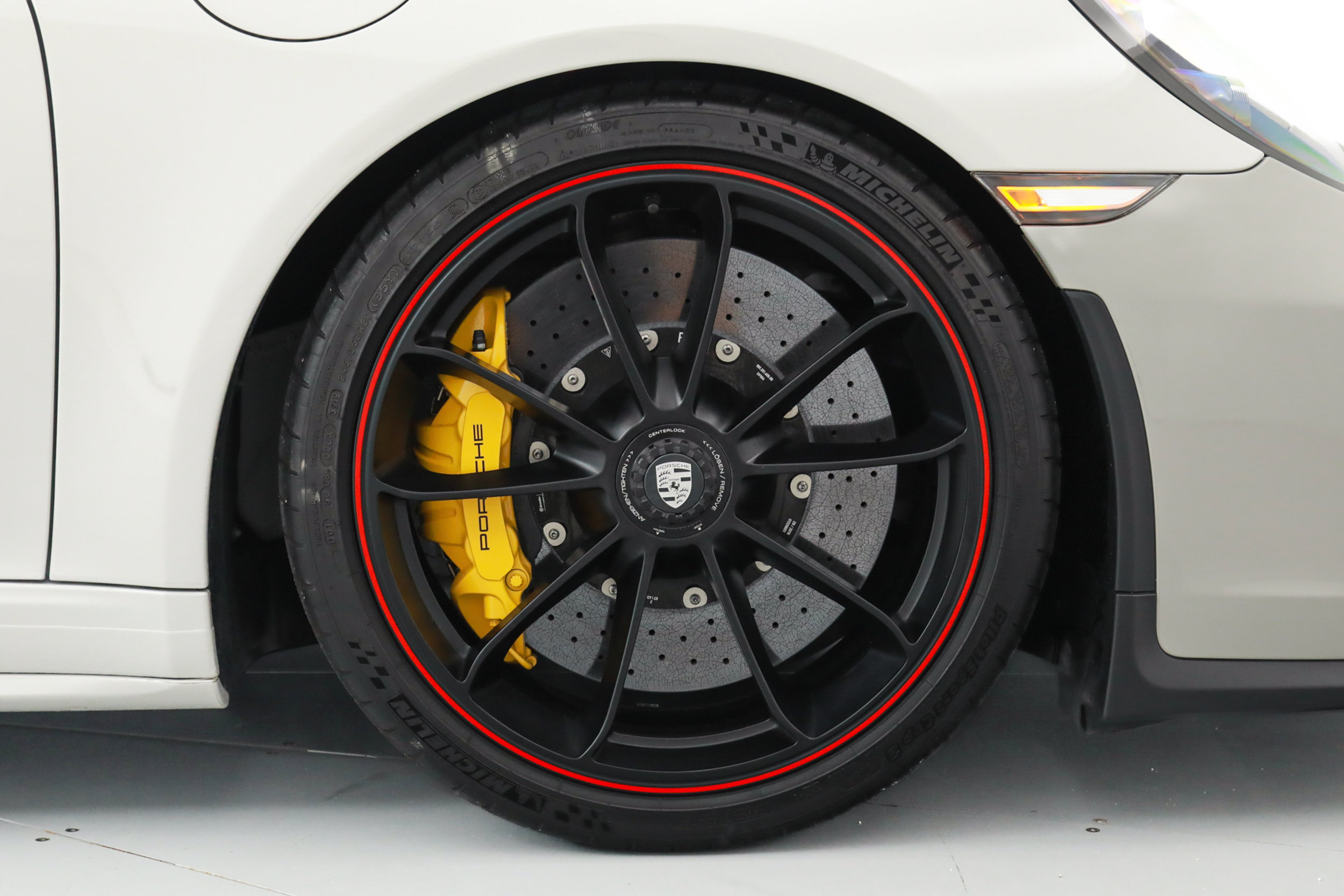 Used 2019 Porsche 911 Speedster RWD image 37