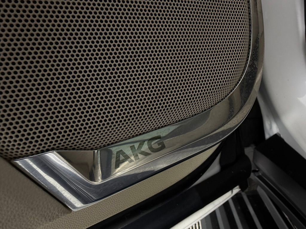 Used 2022 Cadillac Escalade ESV Sport Platinum image 19