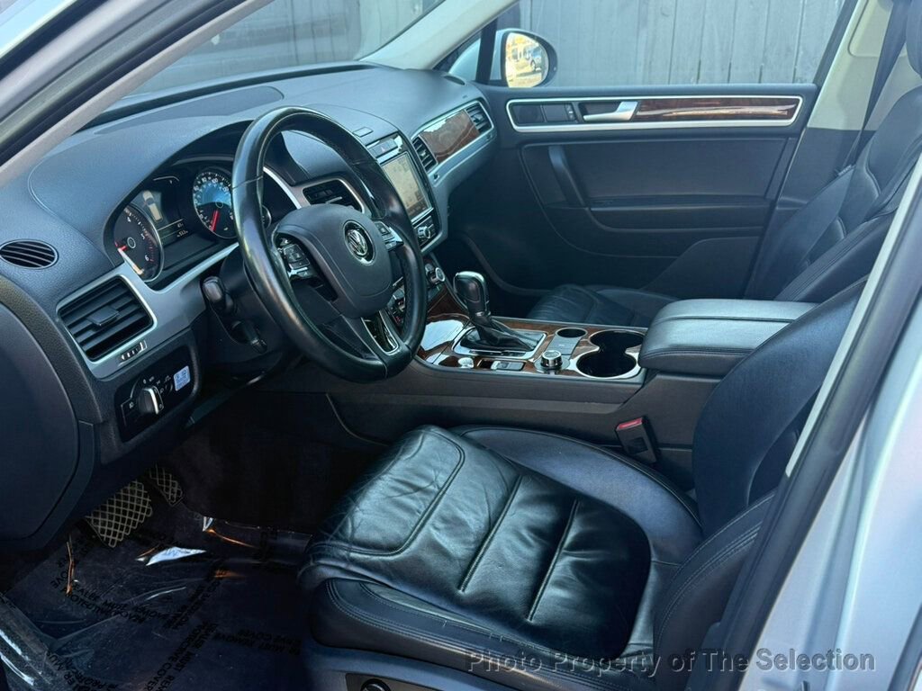 Used 2014 Volkswagen Touareg TDI image 20