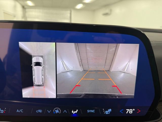 Used 2025 Chevrolet Suburban LT w/ Comfort Package image 22