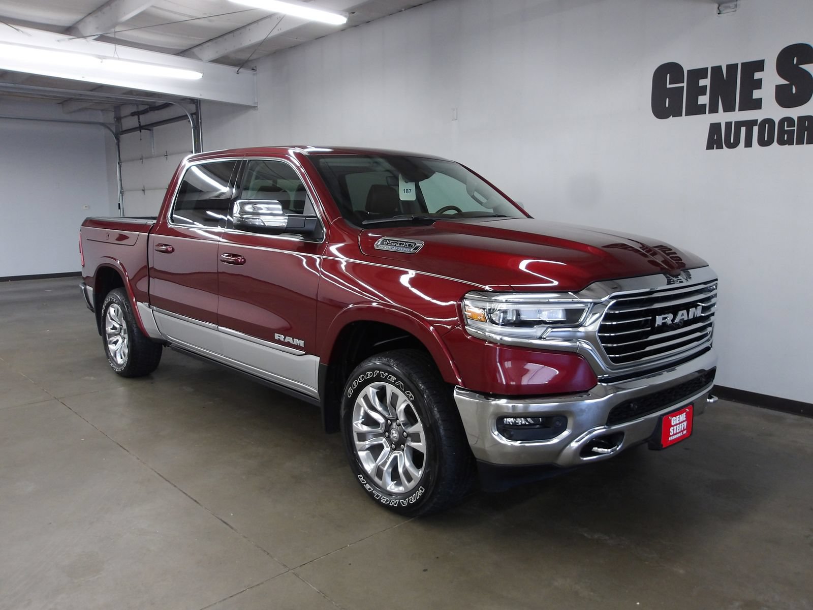 Used 2023 RAM 1500 Limited AWD/4WD image 4
