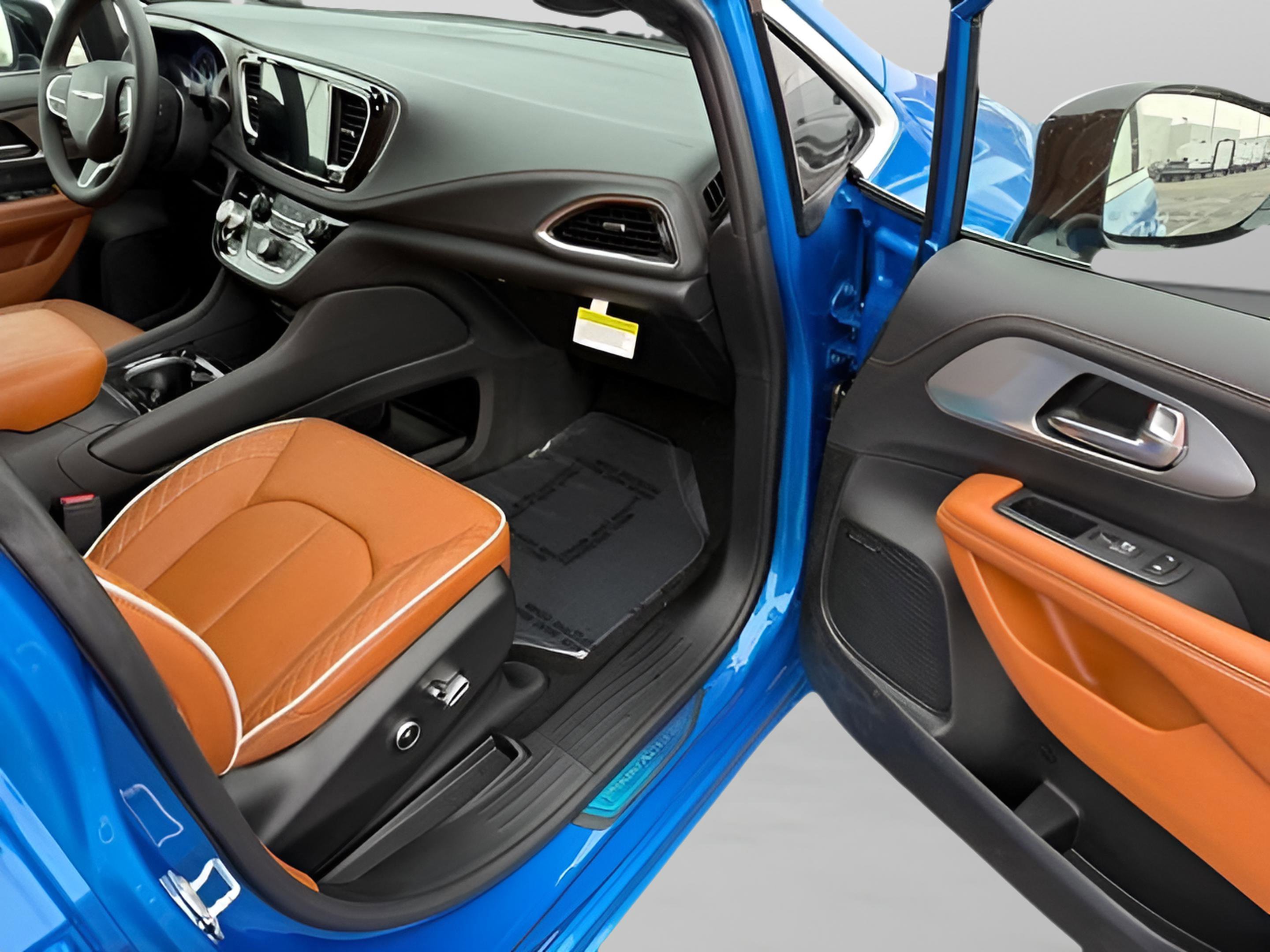 New 2026 Chrysler Pacifica Pinnacle image 18