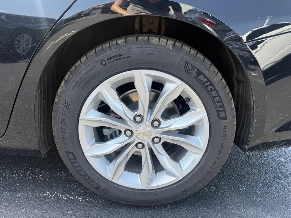 Used 2019 Chevrolet Malibu LT w/ Leather Package FWD image 27
