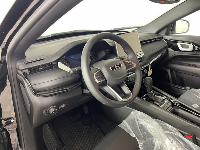 New 2026 Jeep Compass Latitude w/ Sun and Sound Group AWD/4WD image 2