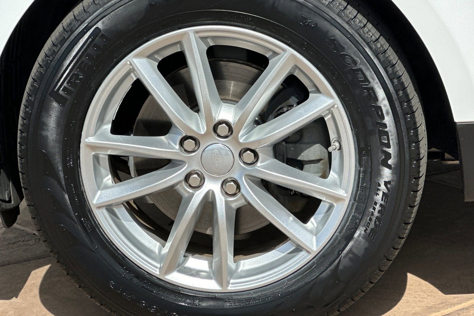 Used 2018 Land Rover Range Rover Sport SE image 35