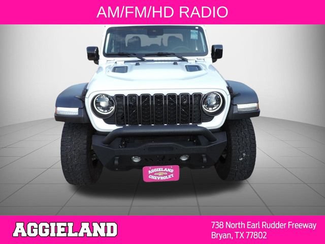 Used 2024 Jeep Gladiator Rubicon w/ Safety Group AWD/4WD image 9