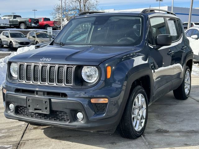 Used 2022 Jeep Renegade Latitude AWD/4WD image 3
