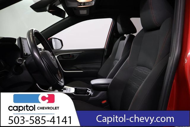 Used 2021 Toyota RAV4 SE w/ Weather & Moonroof Package AWD/4WD image 13