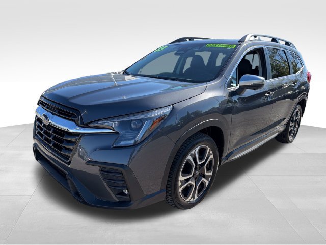 Used 2023 Subaru Ascent Limited w/ Technology Package AWD/4WD image 3